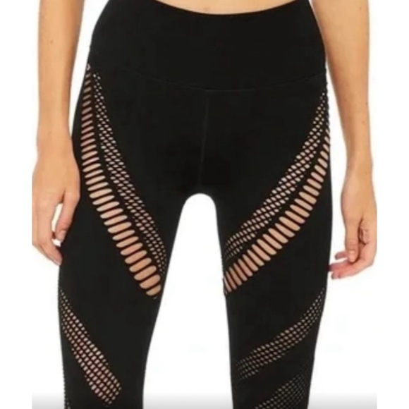 •Alo Yoga• Radiance Cropped Leggings - Picture 3 of 3